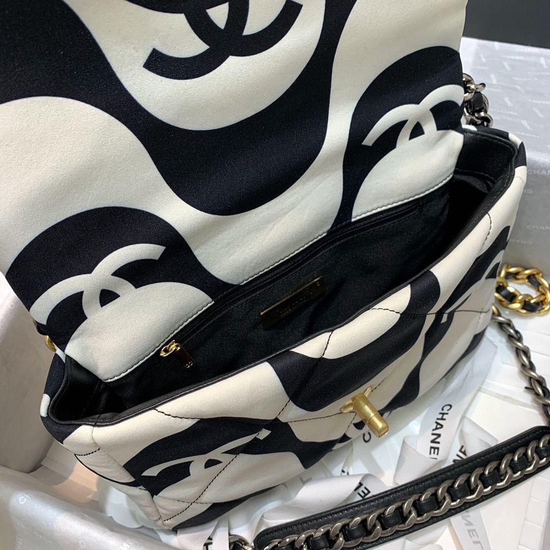 Chanel 19 Flap Bag medium black ecru